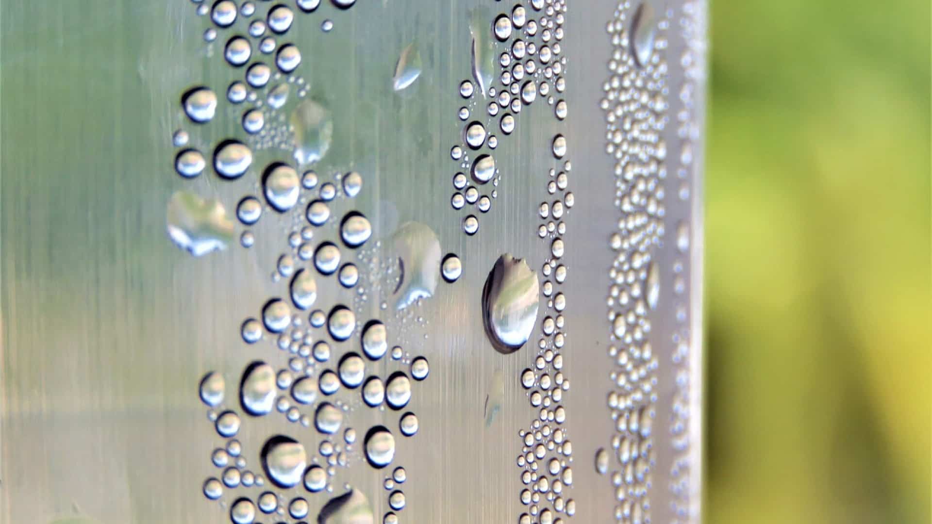 Конденсация. Конденсация воды. Зеркала капли. Конденсация воды в природе. Капли воды конденсат на стекле.