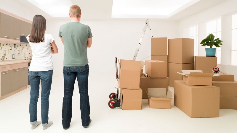 Comment réussir son déménagement avec des cartons de penderie