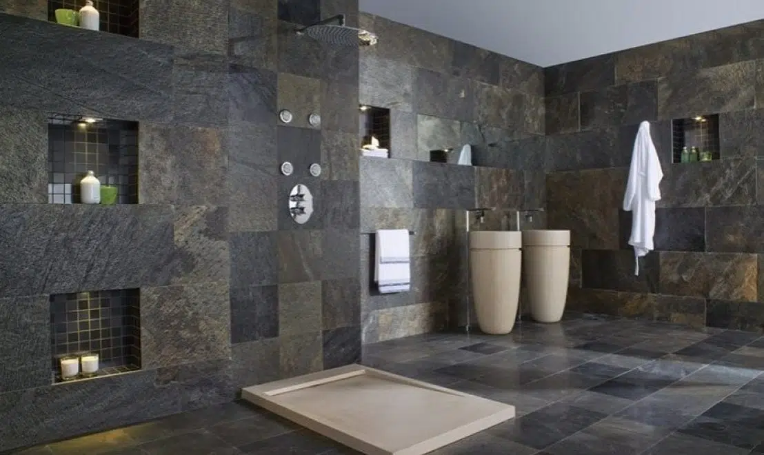 fauille de pierre dans une salle de bain