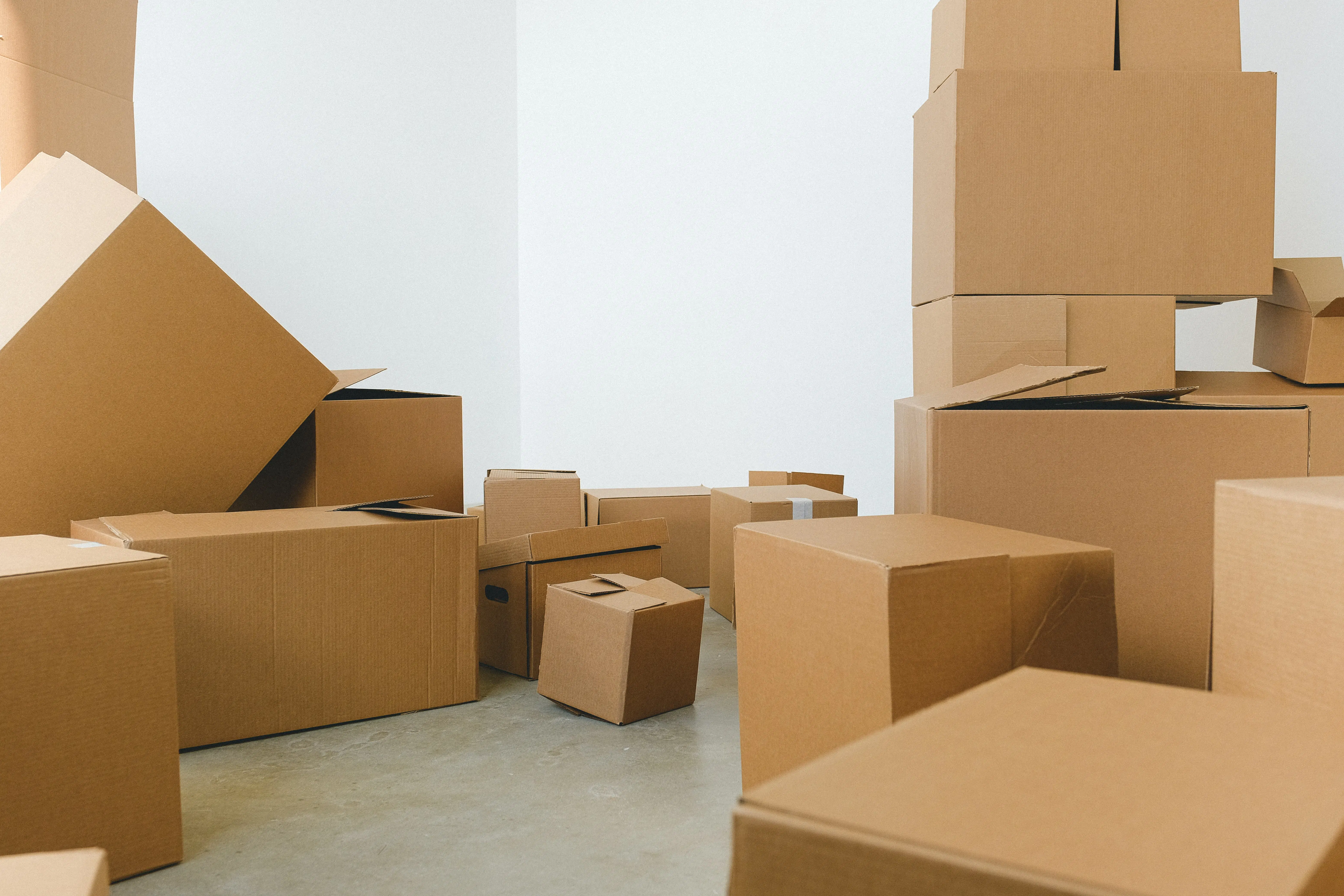 Des cartons de déménagement