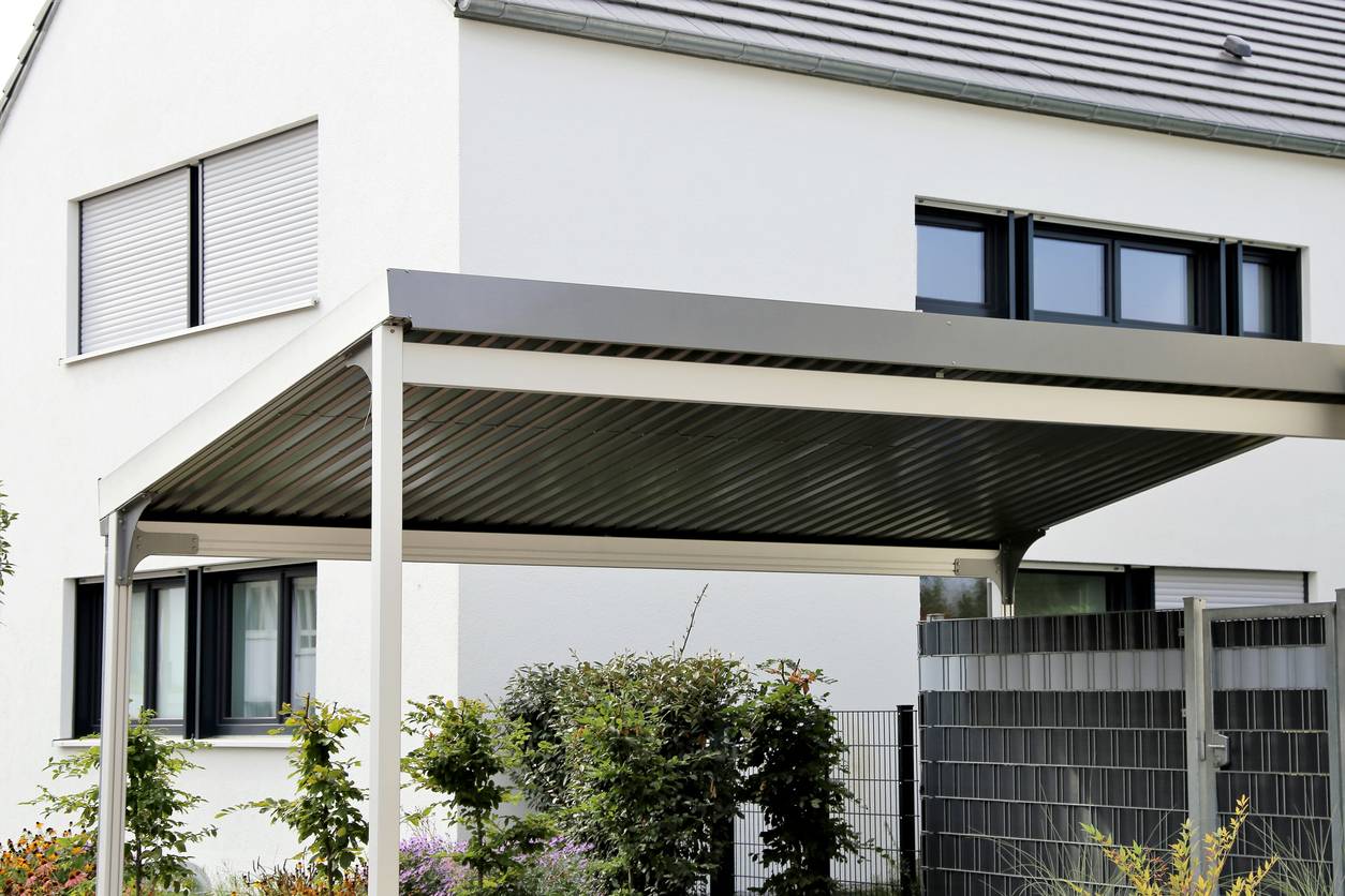 carport aluminium installation maison