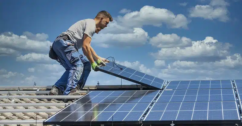 Installer des panneaux solaires : les étapes à suivre pour un projet réussi