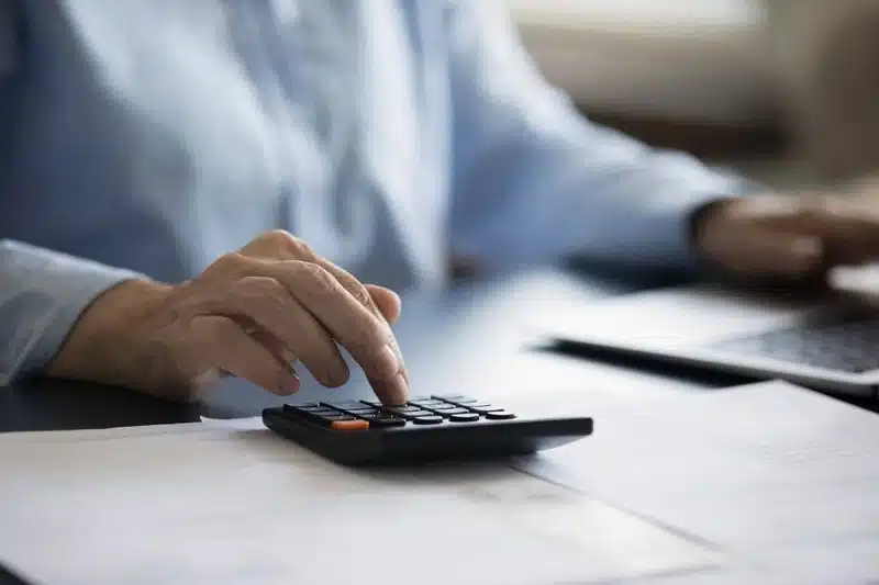 Surendettement : comment renégocier ses crédits pour alléger ses mensualités