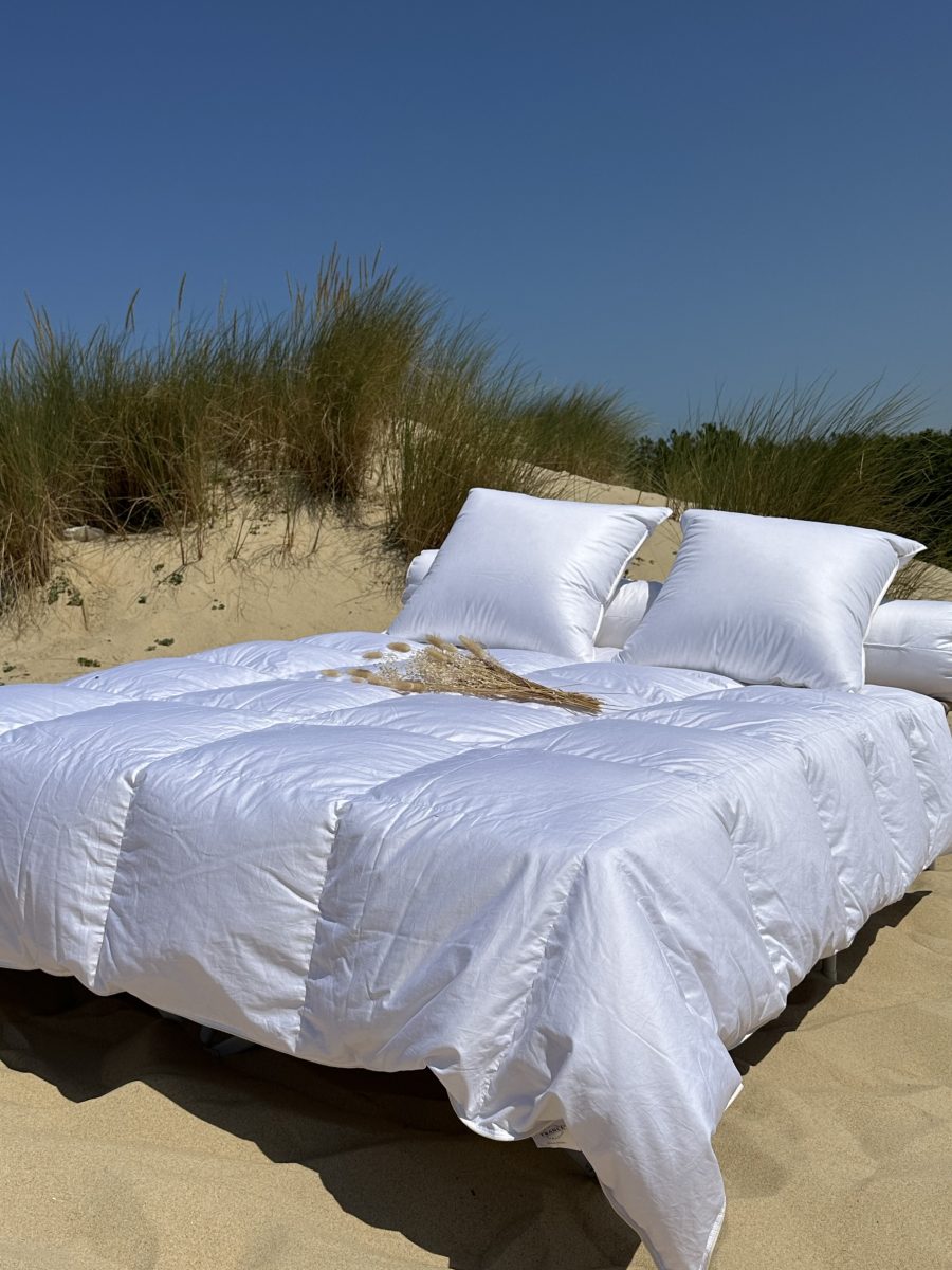 Couette légère d'été sur les dunes