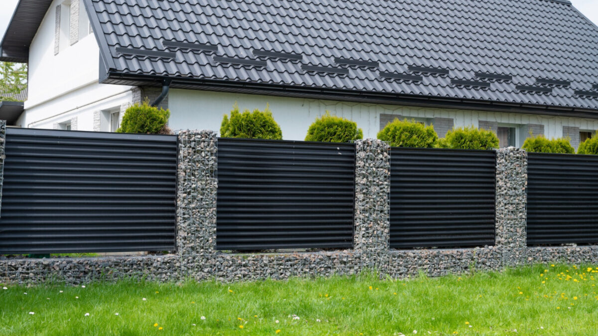 Clôture de maison et jardin : sécurisation et délimitation de votre propriété !