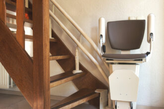 Comment un monte-escaliers peut transformer votre vie à domicile ?