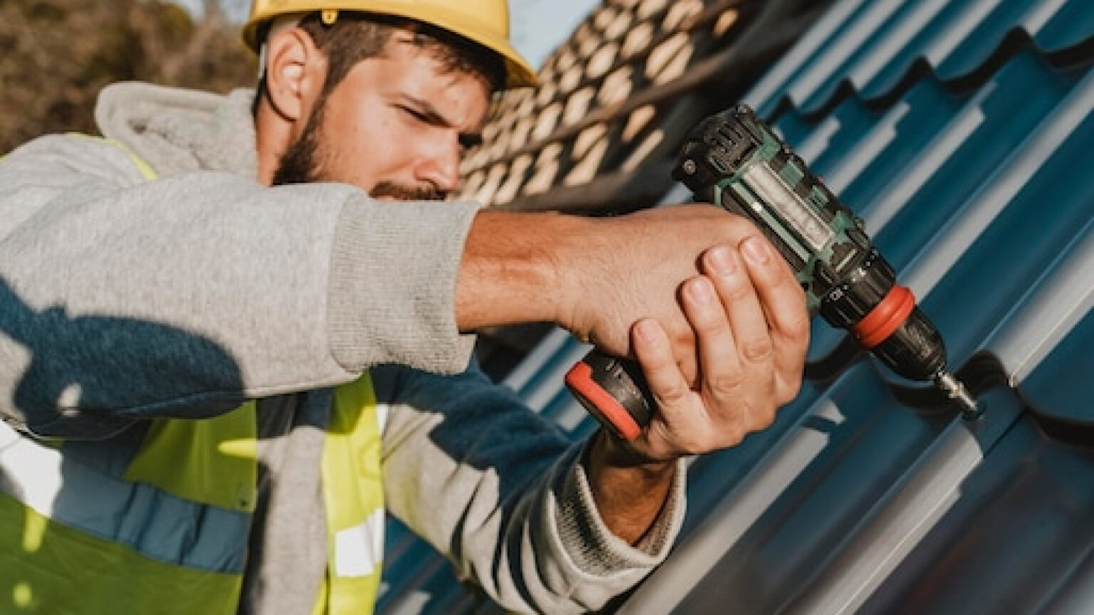 Couvreur à Royan : expertise et savoir-faire pour une toiture durable !
