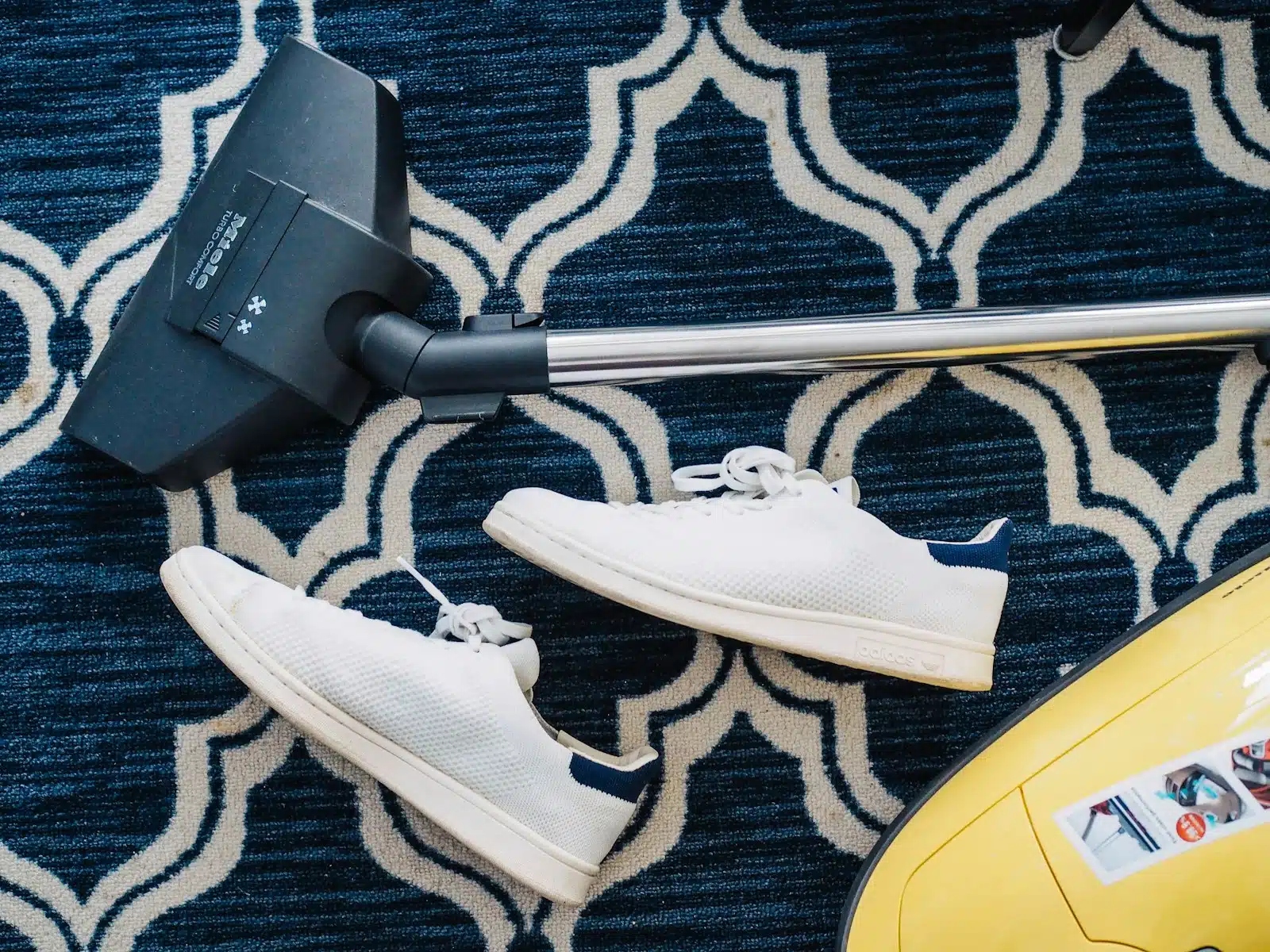 aspirateur sur un tapis